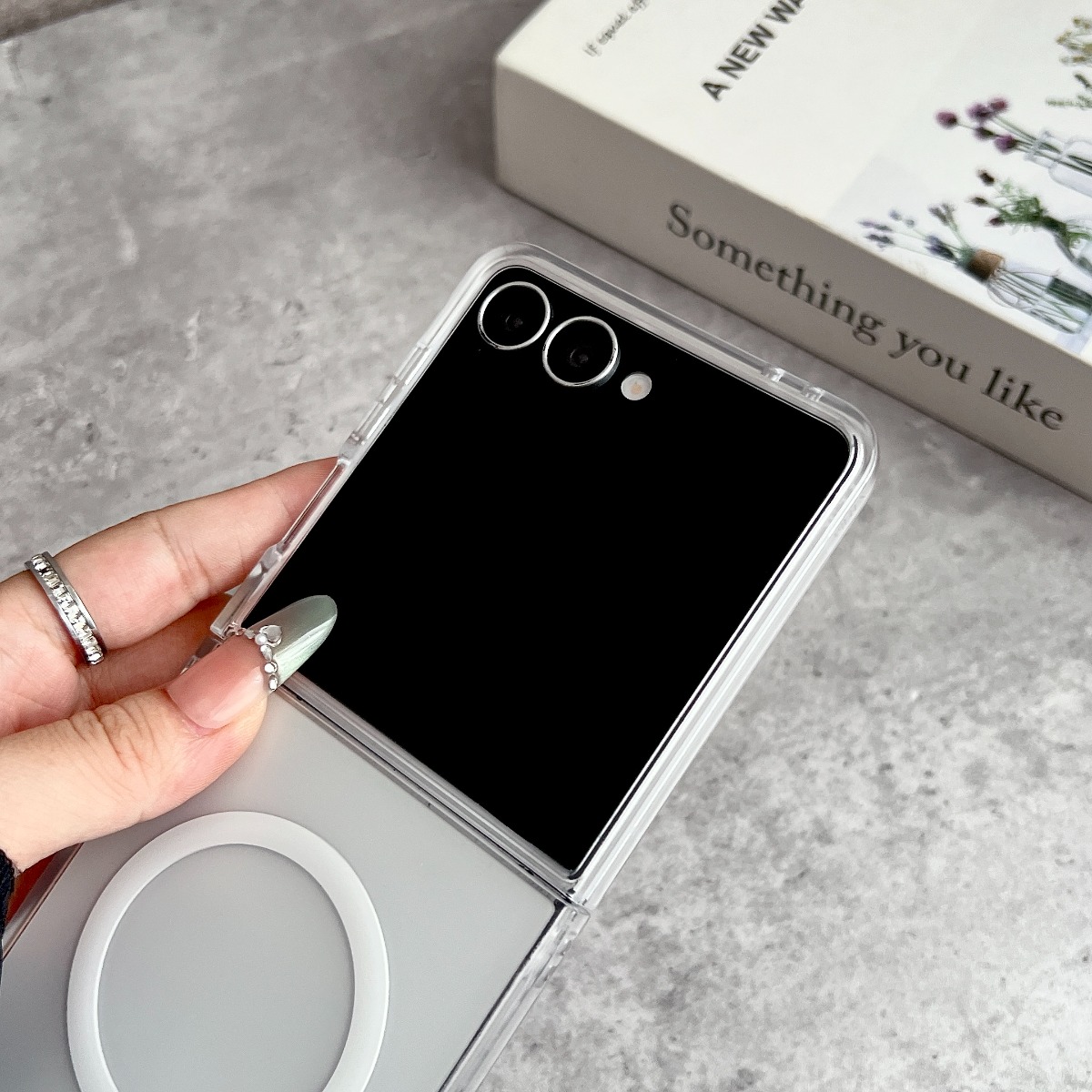 Flip8 Luxury Matte for Magsafe - огляд і ціна Clear Magsafe Case